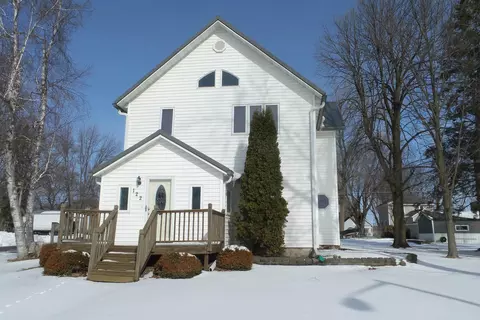 122 W Spruce St, Abbotsford, WI 54405