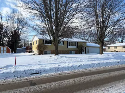 1112 E Mc Millan St, Marshfield, WI 54449