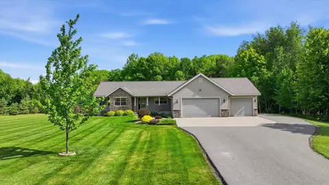 105428 Woodridge Dr, Marshfield, WI 54449