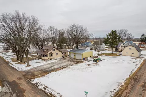 232460 Vilas St, Athens, WI 54411
