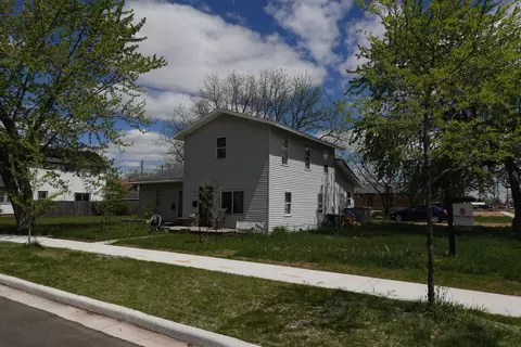 2325-2327 East Ave, Stevens Point, WI 54481
