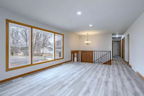 Living - 2007 Douglas Dr, Schofield, WI 54476 photo 5 of 9