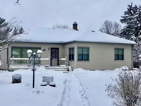 703 Greenbriar Ave, Park Ridge, WI 54481