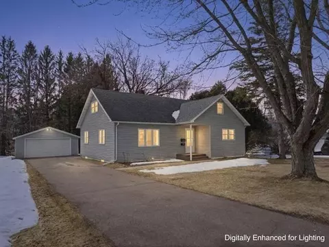 1604 W 7th St, Marshfield, WI 54449