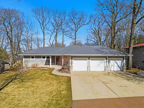 1137 W Ridge Rd, Marshfield, WI 54449
