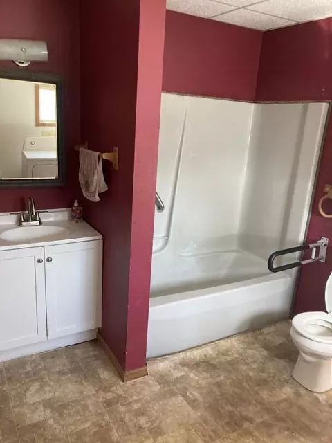 Bath - 1109 Pine St, Schofield, WI 54476 photo 1 of 1