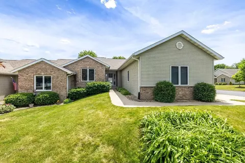 209 Morningside Dr, Deerfield, WI 53531