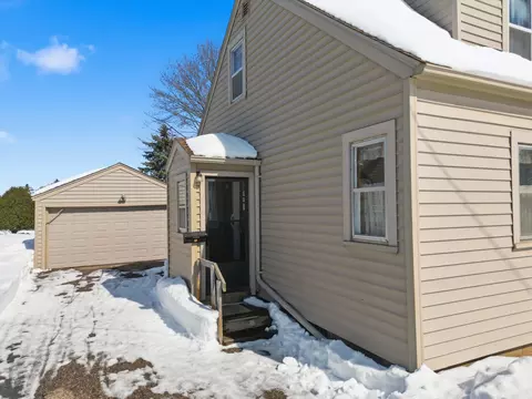 Exterior - 1113 E 4th St, Marshfield, WI 54449 photo 4 of 5