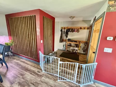 Entry Way - 907 Pine St, Prentice, WI 54556 photo 2 of 3