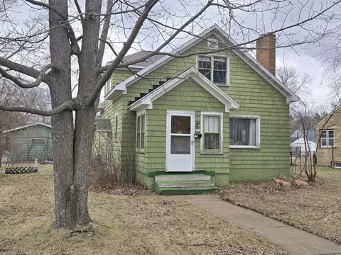 921 Wisconsin River Dr, Port Edwards, WI 54469