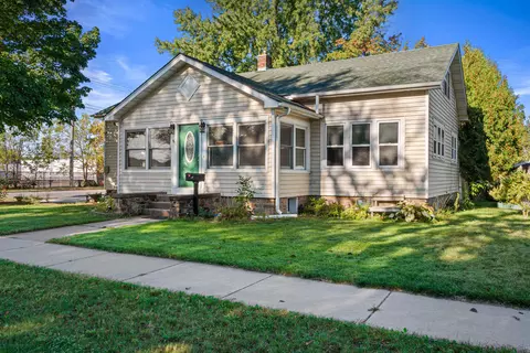 111 3rd St, Port Edwards, WI 54469