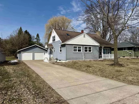 227 S 7th St, Medford, WI 54451