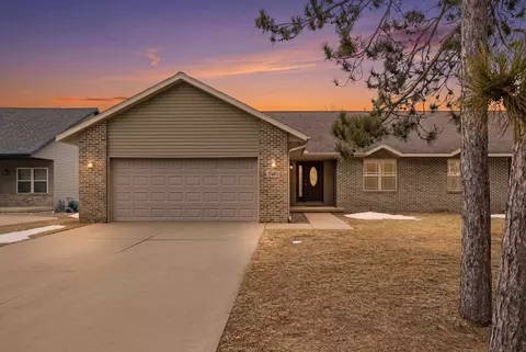 5464 Windy Dr, Stevens Point, WI 54482