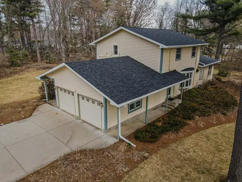 2960 Shady Ln, Wisconsin Rapids, WI 54494