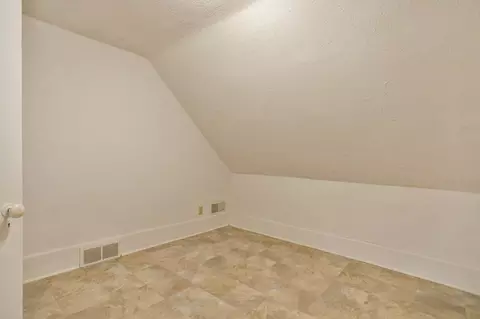 Bedroom - 300 E 9th St, Marshfield, WI 54449 photo 7 of 10