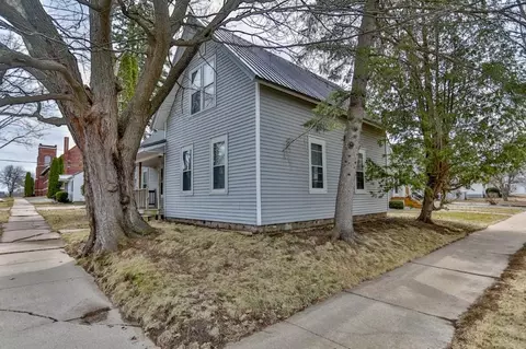 Exterior - 300 E 9th St, Marshfield, WI 54449 photo 3 of 6
