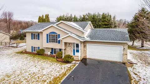2504 Country Creek Ln, Weston, WI 54476
