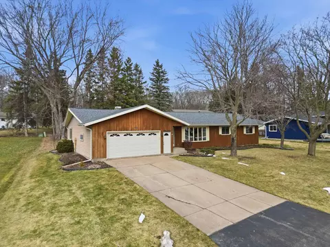 1121 Fairview Dr, Marshfield, WI 54449