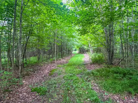 93 89a On Kundinger Rd, Park Falls, WI 54552