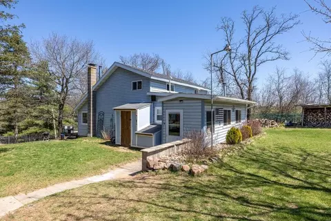 9090 County Rd N, Almond, WI 54909