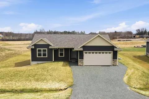 426 N Cherry St, Stetsonville, WI 54480
