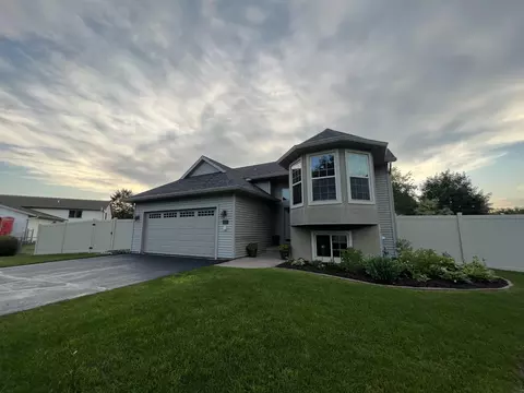 2135 Victor Ln, Kronenwetter, WI 54455