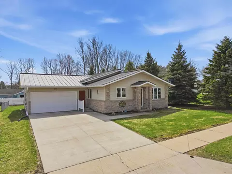 404 W Ives St, Marshfield, WI 54449