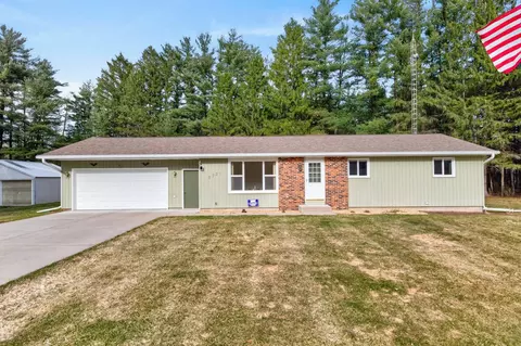 5721 Wintergreen Dr, Wisconsin Rapids, WI 54494