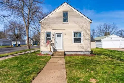1002 N 9th Ave, Wausau, WI 54401