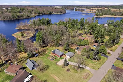 215 Birch Dr, Iola, WI 54945