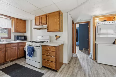 Entry Way - 215 Birch Dr, Iola, WI 54945 photo 1 of 2
