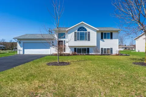 2031 Prairie Meadow Dr, Kronenwetter, WI 54455