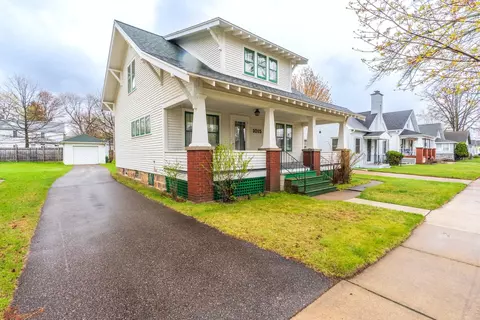1015 S 7th Ave, Wausau, WI 54401