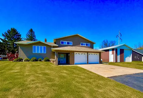 403 Bluebird Ln, Loyal, WI 54446