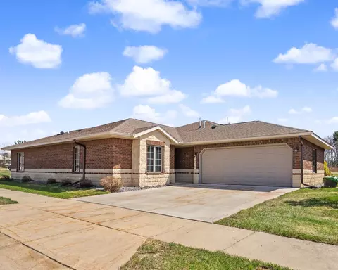 1933 Lilac Ln, Stevens Point, WI 54482