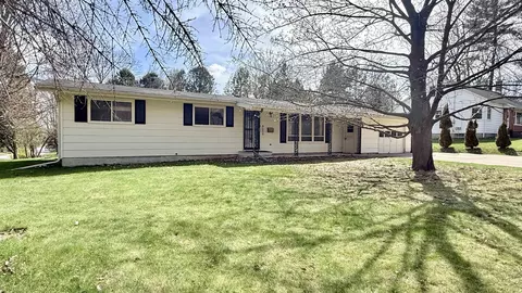 807 Weston Ave, Rothschild, WI 54474