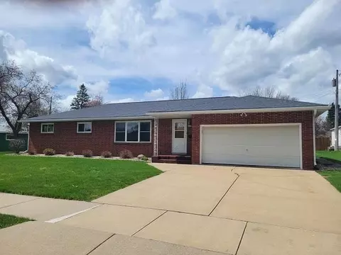 1608 S Palmetto Ave, Marshfield, WI 54449