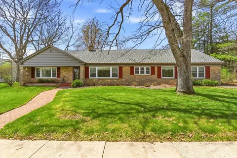 1251 Wisconsin River Dr, Port Edwards, WI 54469