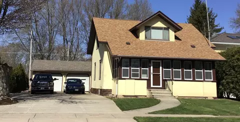 107 N West St, Loyal, WI 54446