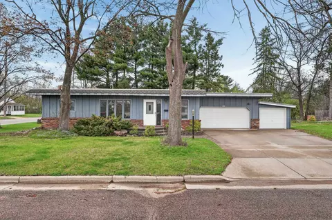 2011 Oak St, Wisconsin Rapids, WI 54494