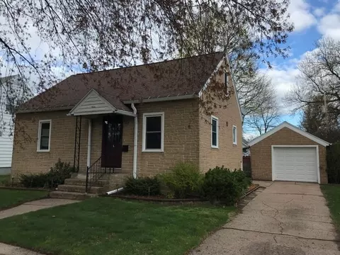917 N 8th Ave, Wausau, WI 54401