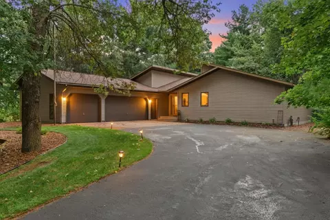 313 Woodland Dr, Stevens Point, WI 54482