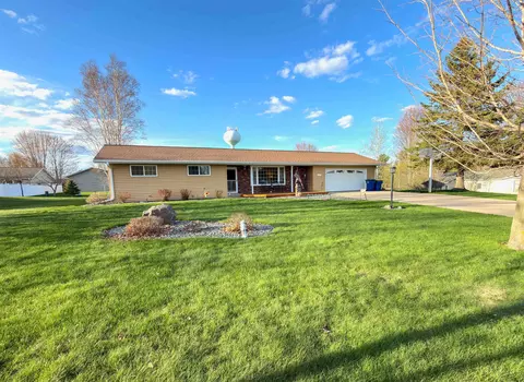 1102 W Saint Paul St, Merrill, WI 54452