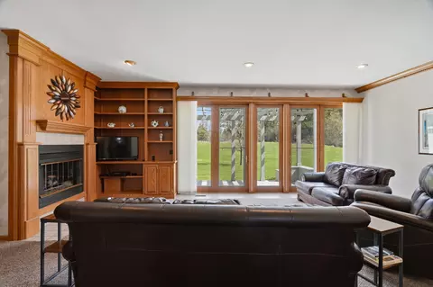 Living - 112201 Marsh Rd, Marshfield, WI 54449 photo 1 of 5