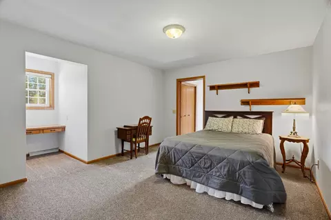 Bedroom - 112201 Marsh Rd, Marshfield, WI 54449 photo 6 of 7