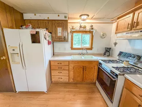 Kitchen - n14054 Linden Avenue, Fifield, WI 54524 photo 5 of 7