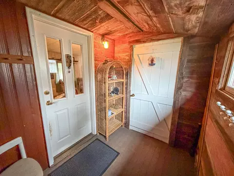 Entry Way - n14054 Linden Avenue, Fifield, WI 54524 photo 1 of 3