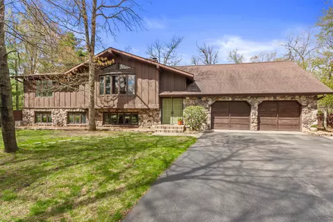 321 Crossbow Dr, Plover, WI 54467