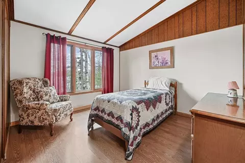 Bedroom - 7265 Arbutus Dr, Eagle River, WI 54521 photo 3 of 4