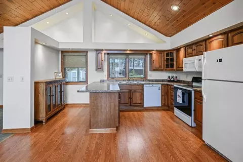Kitchen - 7265 Arbutus Dr, Eagle River, WI 54521 photo 2 of 2